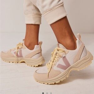 NIB Veja Venturi Sneakers in Gravel Babe size 37